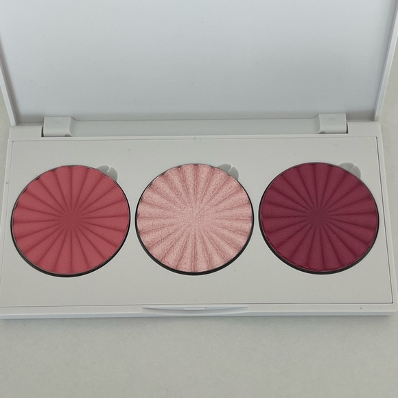 OFRA Midi Palette Blossom Blush - Radiant Pink - Picture 3 of 3
